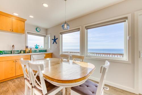 Oceanfront Cottage in Oceanside (OR)