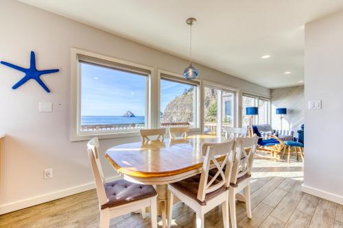 Oceanfront Cottage in Oceanside (OR)