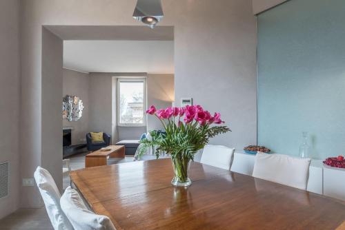 Stunning views over central Rome's rooftops - image 12