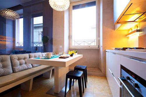 Stunning views over central Rome's rooftops - image 7