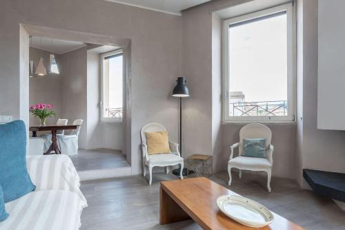 Stunning views over central Rome's rooftops - image 6