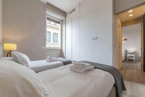 Stunning views over central Rome's rooftops - image 13