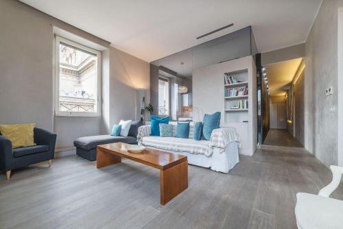 Stunning views over central Rome's rooftops - image 5