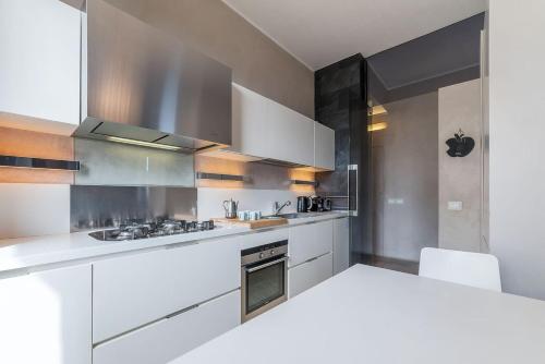 Stunning views over central Rome's rooftops - image 4