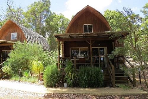 Entrance, Jarrah Glen Cabins in Nannup