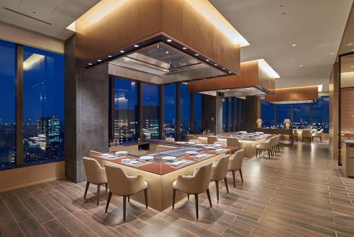 Restaurant, The Okura Tokyo near Iigura Kumano Shrine