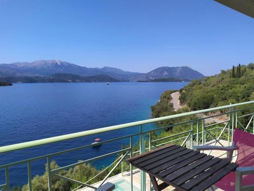  Apartment MEGANISI BLUE 2 on the beach in Meganisi