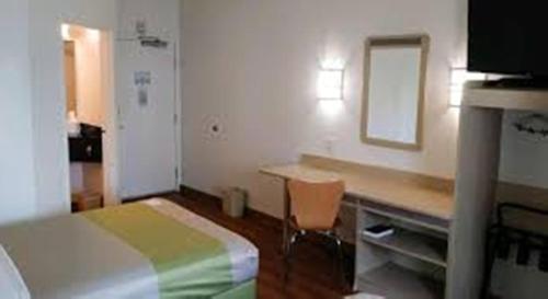 Queen Room - Disability Access - Non-Smoking