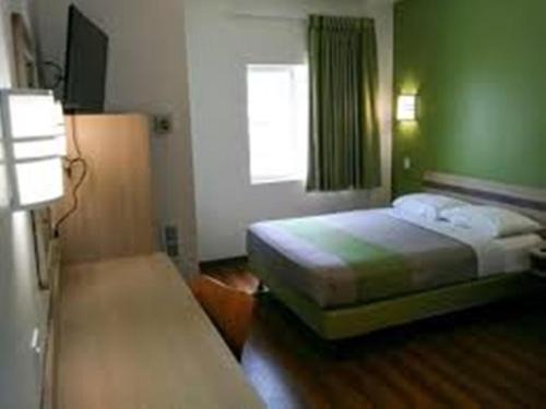 King Room - Non-Smoking