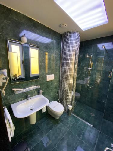 The Red Bricks Hotel - image 8