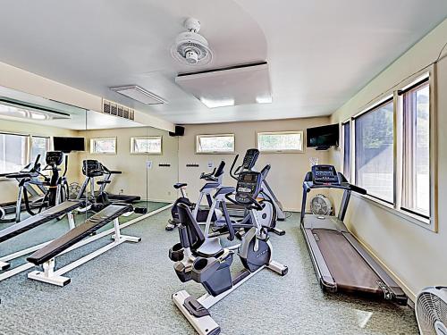 New Listing! Ski-In/Ski-Out Gem + Resort Amenities Townhouse - image 2
