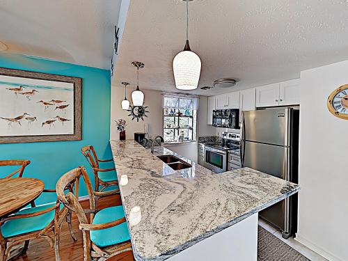 Breezy Condo With Pools & Tennis - Walk To Beach! Condo - image 7