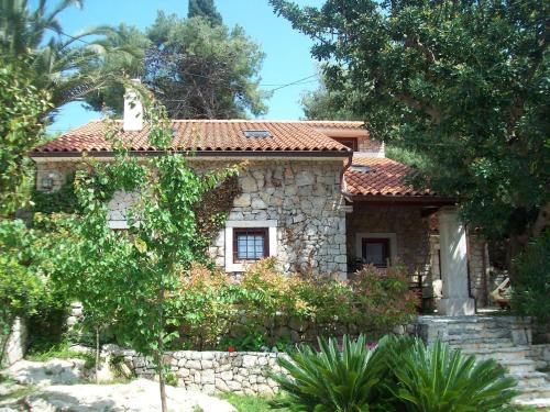 STONE HOUSE reTREAT - Location saisonnière - Mali Lošinj