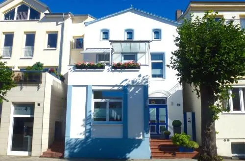 Haus der kurzen Wege in Warnemünde, Deutschland