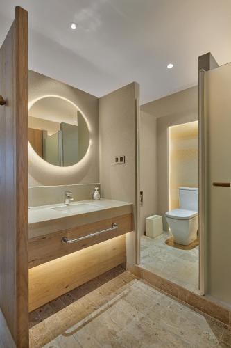 226077245 EBO Hotel Hangzhou Wulin - 5 mins drive to the West Lake