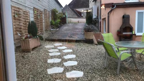 Loft cour fermée près de Chablis - image 8