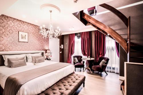 226088001 Luxury Boutique Hotel De Castillion