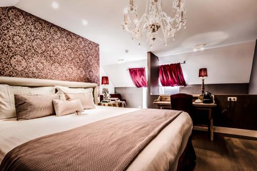 226088004 Luxury Boutique Hotel De Castillion