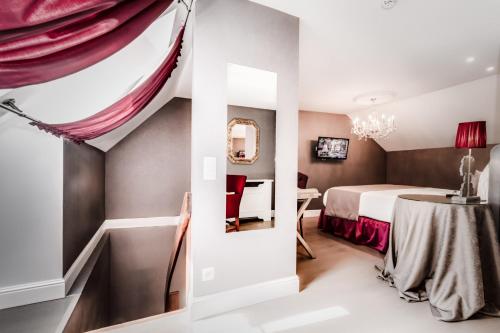 226088006 Luxury Boutique Hotel De Castillion