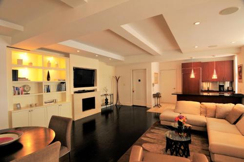 One-Bedroom King Suite image 4
