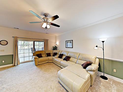 New Listing! Coastal Charmer With Pool - Near Beach Condo - main image