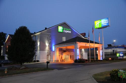 Holiday Inn Express & Suites Harrison