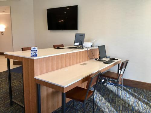 Holiday Inn Express - Grand Island, an IHG Hotel