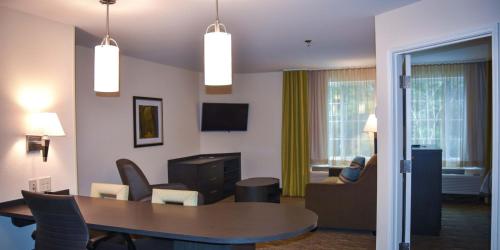 Candlewood Suites Pearl, an IHG Hotel