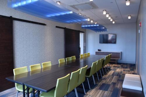 Holiday Inn Express Johnstown Hotel By IHG - 회의실/연회장