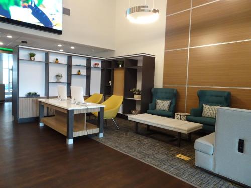 Holiday Inn - Jonesboro an IHG Hotel - image 7