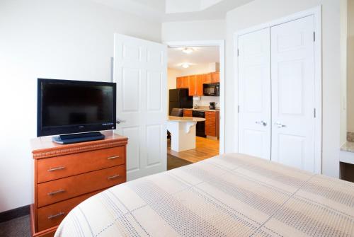 Candlewood Suites Jacksonville an IHG Hotel - image 8