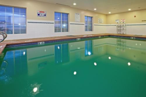 Candlewood Suites Lafayette an IHG Hotel - image 2