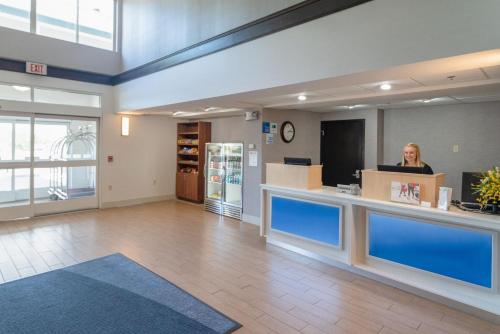 Holiday Inn Express Houghton-Keweenaw an IHG Hotel - image 3