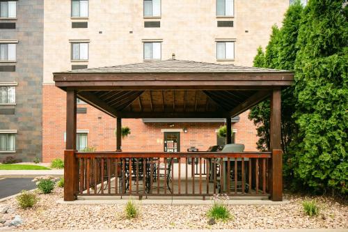 Candlewood Suites La Crosse, an IHG Hotel