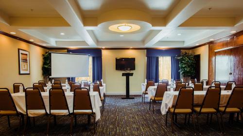 Holiday Inn Express Hotel & Suites Waller By IHG - 회의실/연회장