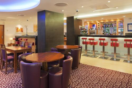 A Hotel Com Holiday Inn Express London Swiss Cottage Hotel