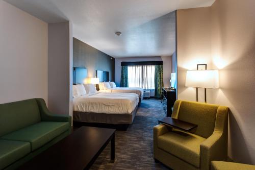 Holiday Inn Express & Suites - Gatesville