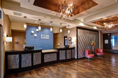 Holiday Inn Express Northwest Maize By IHG - 숙소 외관