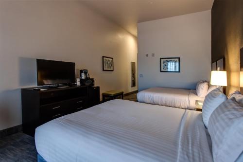Holiday Inn Express & Suites - Gatesville