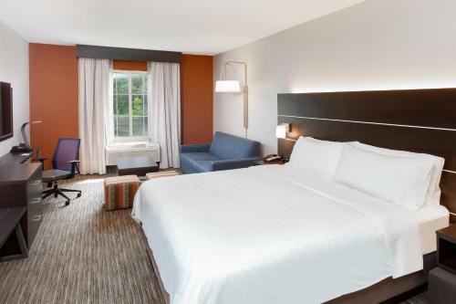 Holiday Inn Express Haskell-Wayne Area an IHG Hotel - image 7
