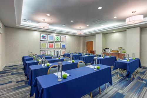 Holiday Inn Express Hauppauge-Long Island