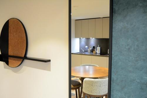 스테이브리지 스위트 런던-히드로 배스 로드 바이 IHG - 주방