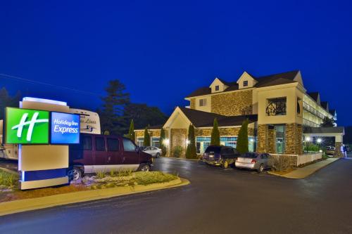 Holiday Inn Express Mackinaw City