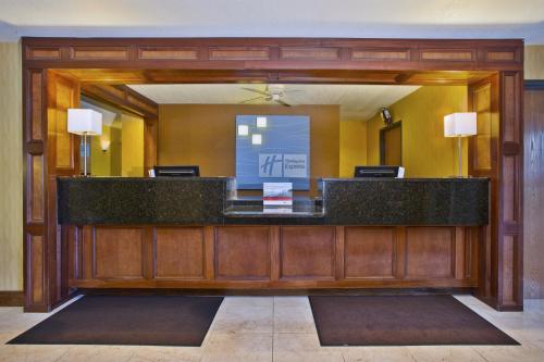 Holiday Inn Express Mackinaw City an IHG Hotel - image 12