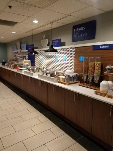 Holiday Inn Express Hotel & Suites Kingsport-Meadowview I-26 By IHG - 식음료(F&B)