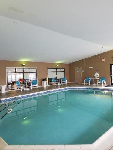 Holiday Inn Express Hotel & Suites Kingsport-Meadowview I-26 By IHG - 수영장