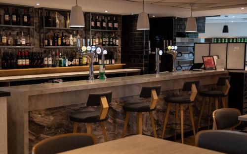 Holiday Inn Express London Stansted Airport an IHG Hotel - image 4