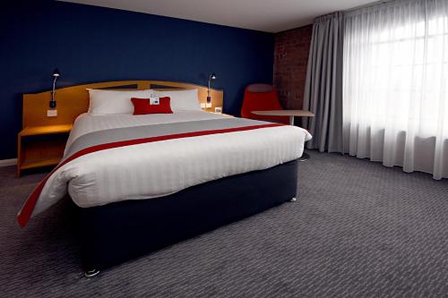 Holiday Inn Express Liverpool-Albert Dock an IHG Hotel - image 3