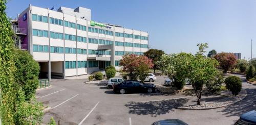 Holiday Inn Express Lisbon Airport by IHG Hotel de charme Bucelas