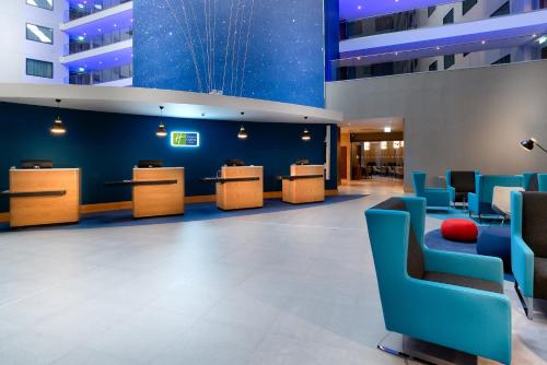 Holiday Inn Express - London Heathrow T4, an IHG hotel - Hotel - Hillingdon